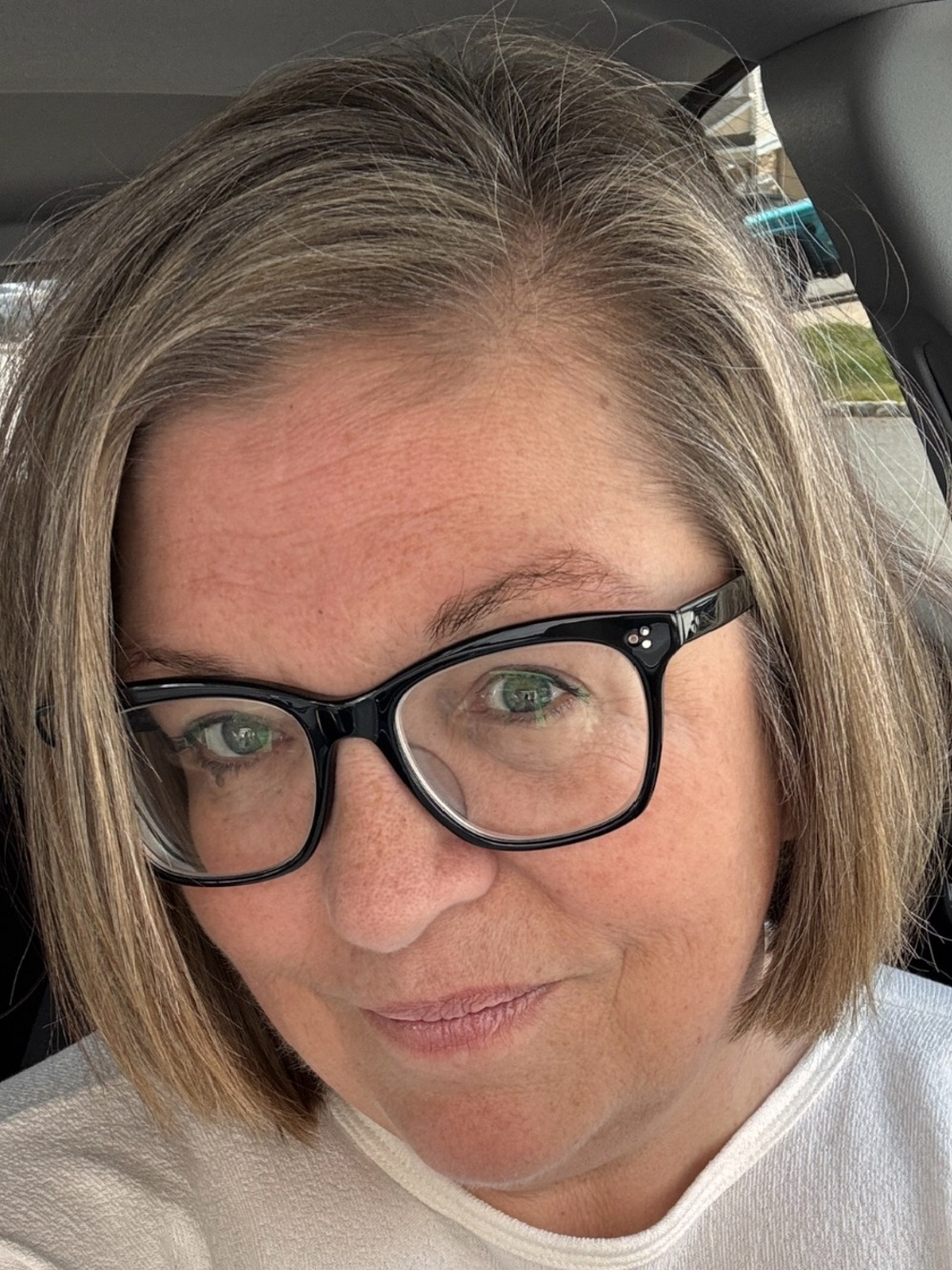 @MIDLIFEHUSTLE (INGRID) IS LIVE! NOTIFICATION FOR LIVE SHOWS!